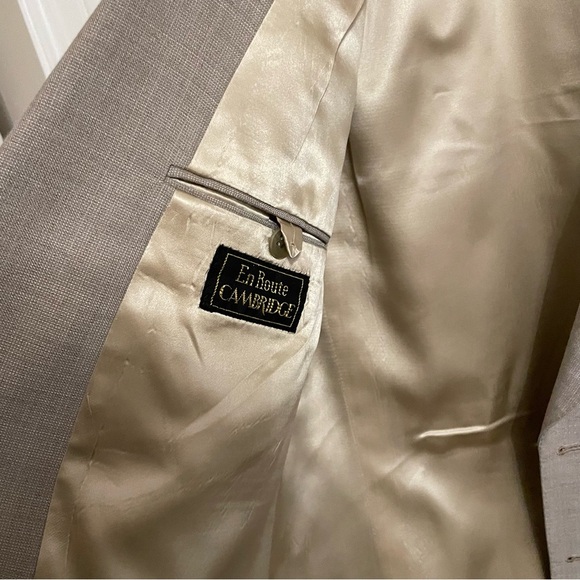 Harry Rosen Tan Sport Coat with Notch Lapel and Structured Shoulders - Picture 5 of 10